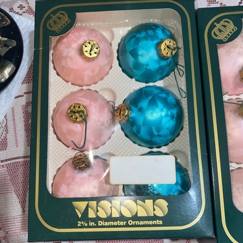 Vintage Holly Frosted Pink & Blue Glass Christmas Ornaments 6 2 5/8"‎ Globes